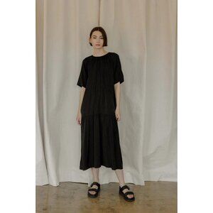 Women’s Black Tiered Midi Dress – Relaxed Fit, Minimalist Style